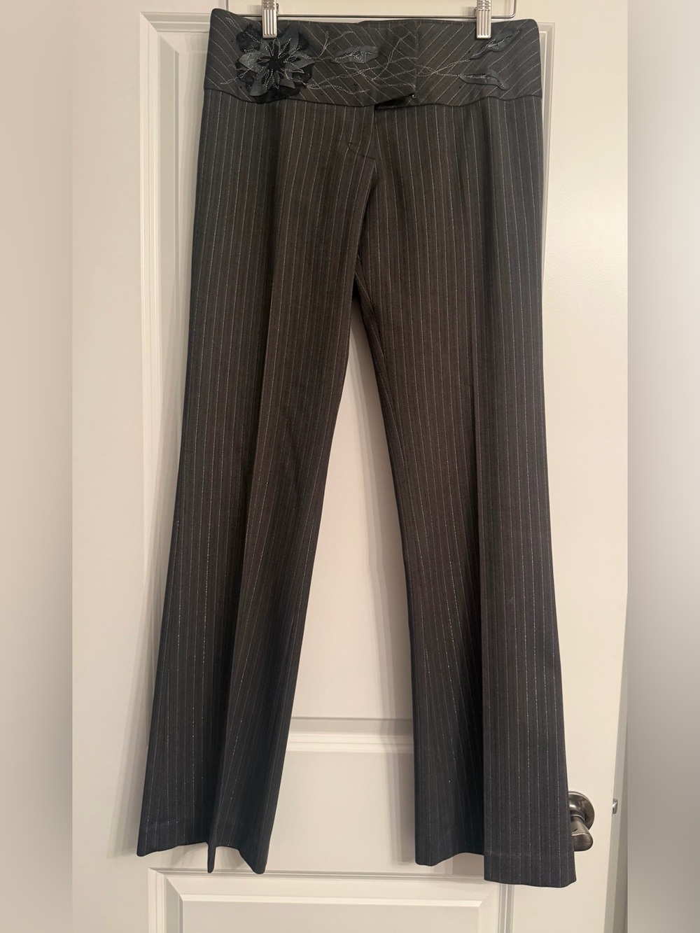 Marciano Women’s Black / Gray Pinstripe Dress Pants with Waist Appliqué Size 6